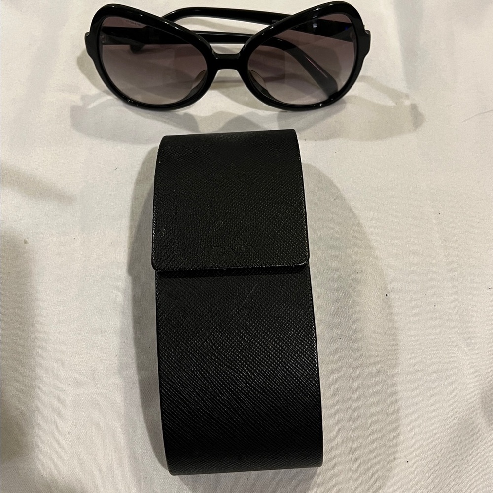 Prada Black Cat’s Eye Sunglasses with Gray/Purple Gradient Lens - Picture 11 of 12